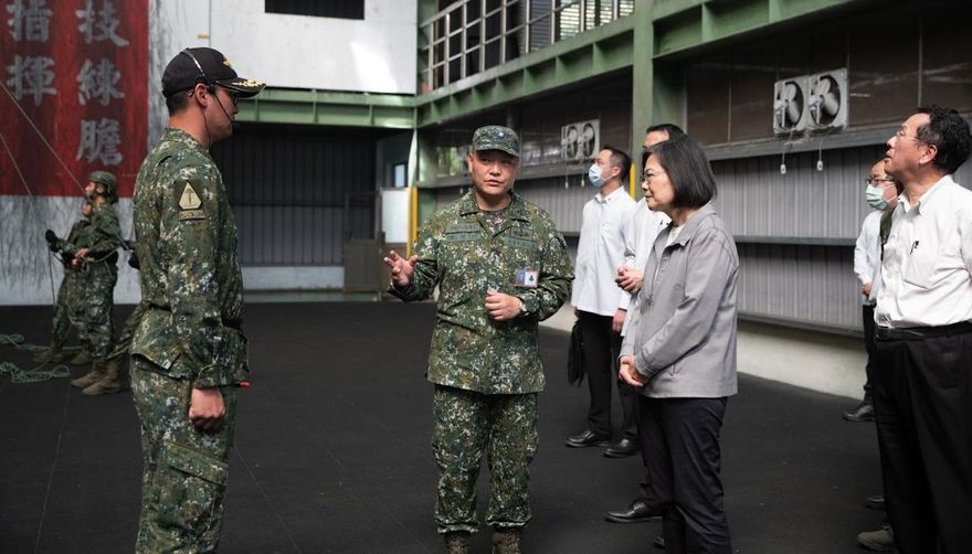 視導陸軍特戰訓練中心 蔡英文：堅定捍衛主權國家安全 堅守民主自由防線