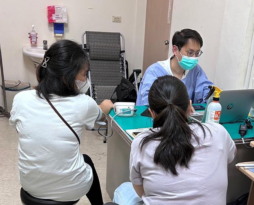 出外小心蚊蟲！7旬翁被蚊蟲叮咬引發「蕁麻疹氣喘」　及時送醫避免休克