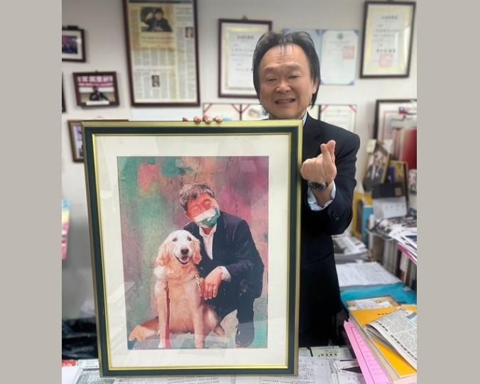 拆封「神秘禮物」酸爆何志偉！王世堅：更能體會陳時中當時怎麼被糟蹋