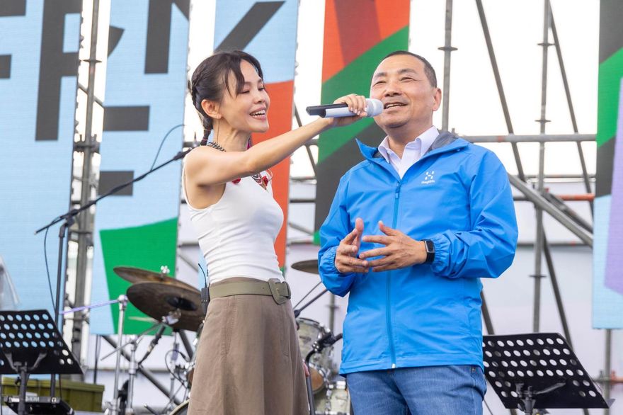 新北市美術館戶外園區開放　金曲歌后彭佳慧HIGH開草地派對趴
