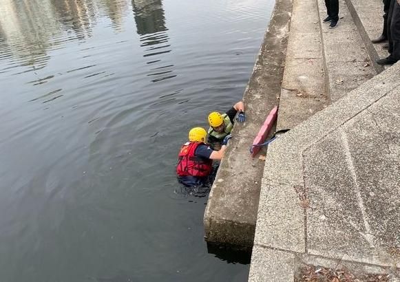 快訊/晨運跑步民眾嚇傻！高雄愛河驚傳女子溺水　緊急救起已無生命跡象