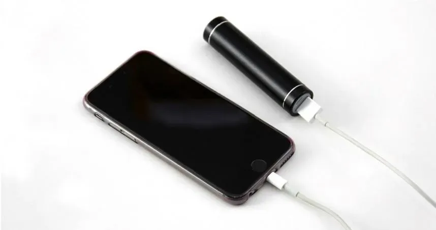 恐怖！夜市「山寨版行動電源」還沒用就自爆　陸廠：使用不當