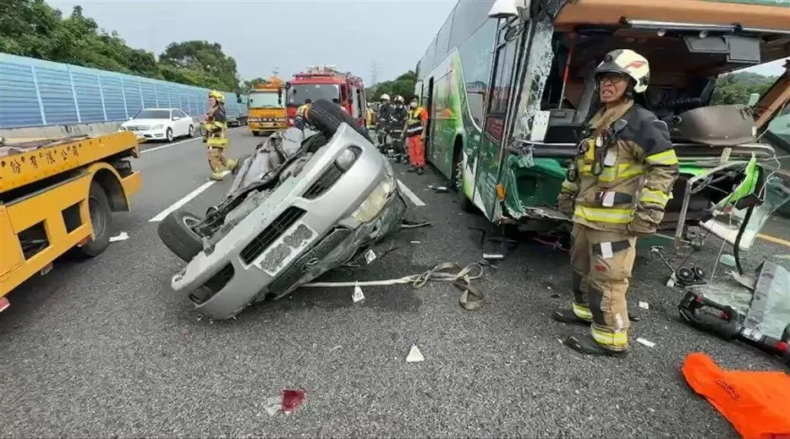 影/國道遊覽車釀4死今頭七　「家被毀了！」家屬痛斥駕駛「不配被原諒」