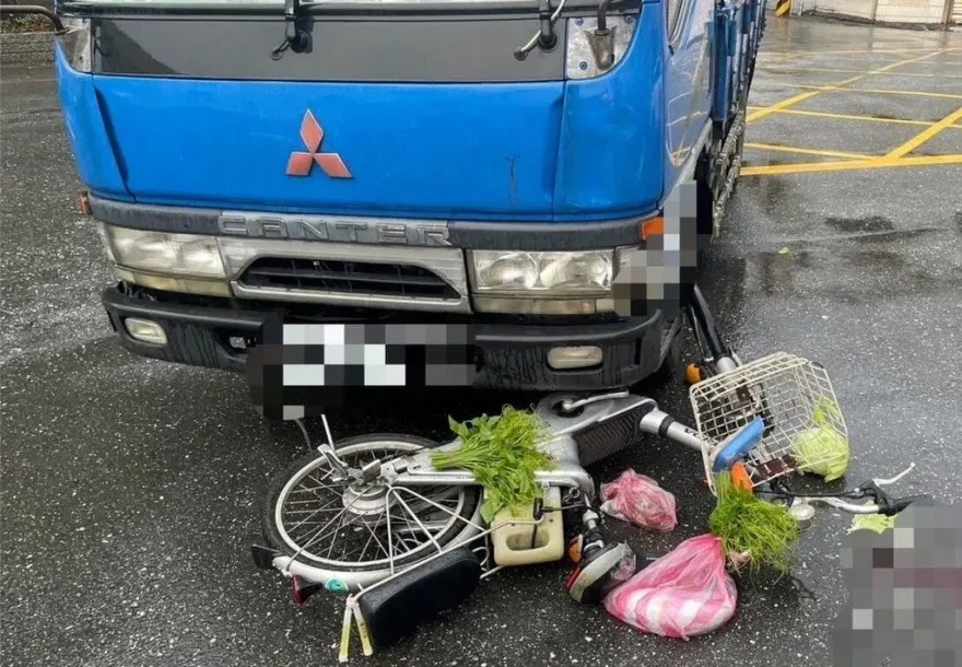 喪家悲慟剛過頭七...承諾暫停競選卻在車掃！花蓮民進黨張美慧信用破產