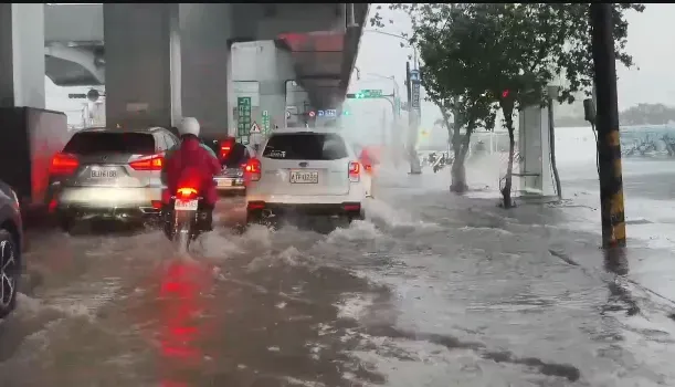 一連6天暴雨！今晚「先上前菜」明午後最大　北市12區雨量「北投最可觀」