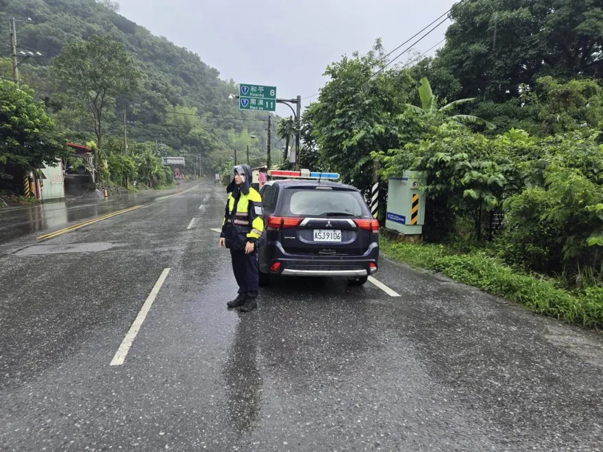 快訊/花蓮強震後首個大雷雨特報！多處出現土石流　和平村民緊急撤離