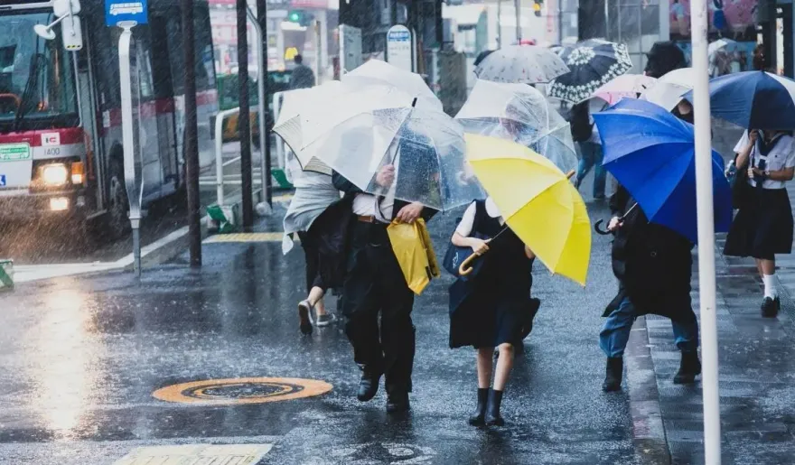 好天氣快沒了！東北季風挾雨彈「橫掃半個台灣」　週末又一波變天