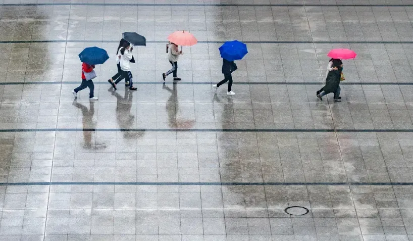 快訊/「5縣市」大雨特報！對流雲系發展旺盛　慎防雷擊、強陣風