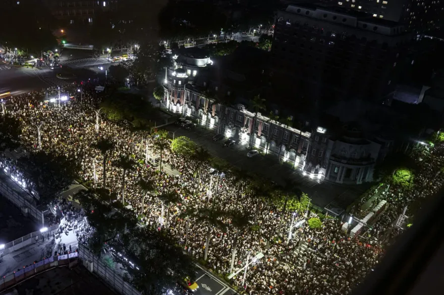 國會改革網路風向大變？ 羅智強拆穿民進黨煽動民眾謊言  網嗨翻讚：太強了