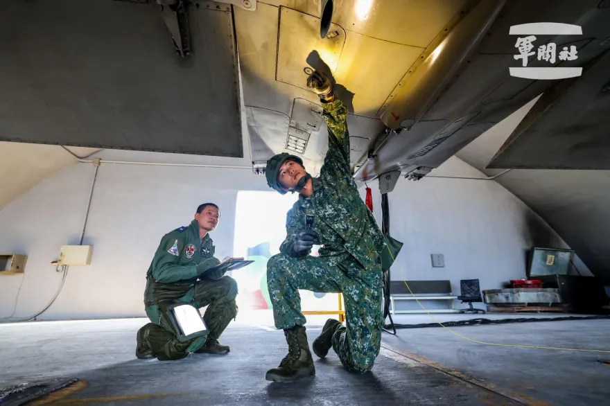 漢光40號首日戰力保存　空軍軍機轉場東部基地