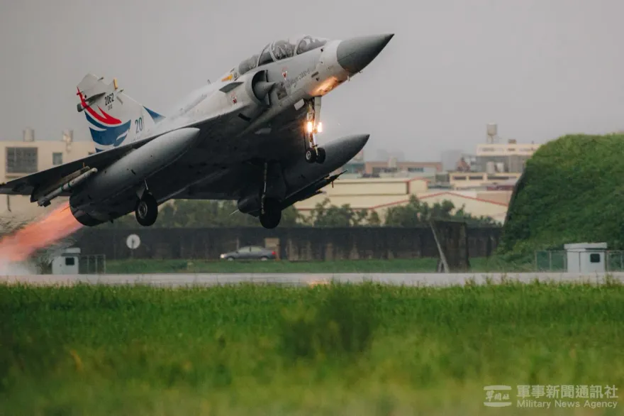 空軍戰機再傳意外　幻象2000戰機清泉崗基地放棄起飛