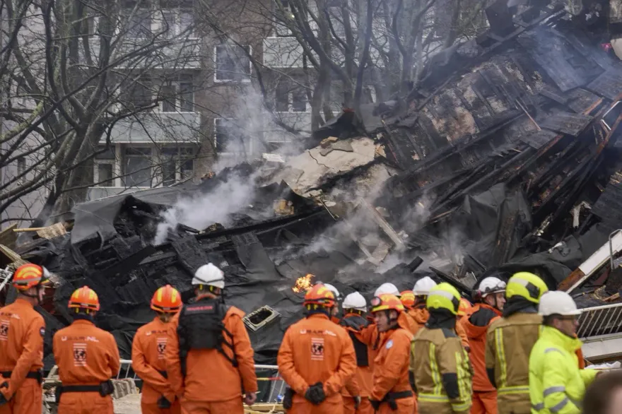 荷蘭公寓爆炸引發大火至少4死　警方鎖定1可疑汽車進行調查