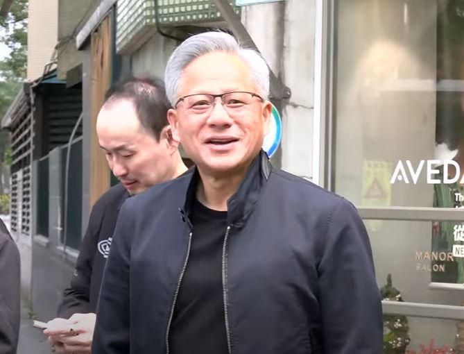 黃仁勳家庭聚餐僅花4千！店員曝他2舉動大讚：真的暖男