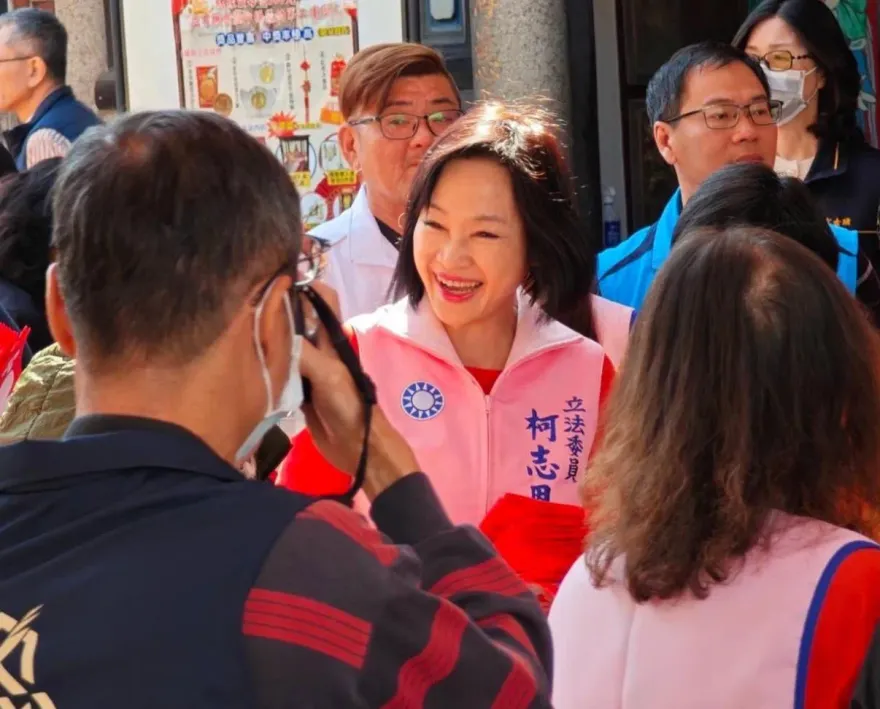 柯志恩初三發福袋展現超高人氣！網嗨喊：未來高雄市長新年快樂