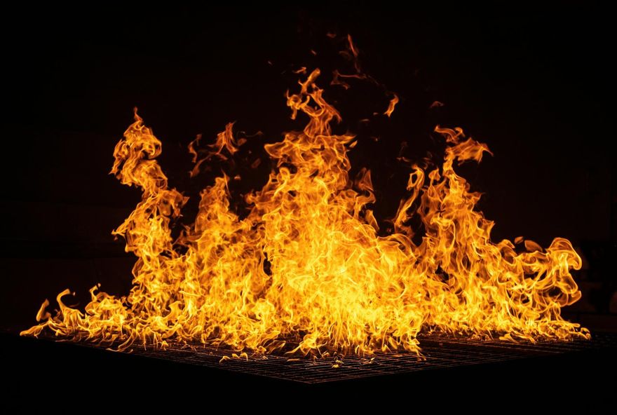 火災高溫破500°C「最快10秒致命」　網揭保命訣：避難等救援別亂跑