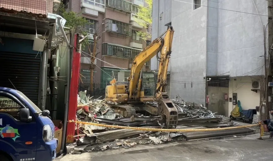 三重宮廟淪詐、毒、槍擊案據點　市府強制拆除夷為平地