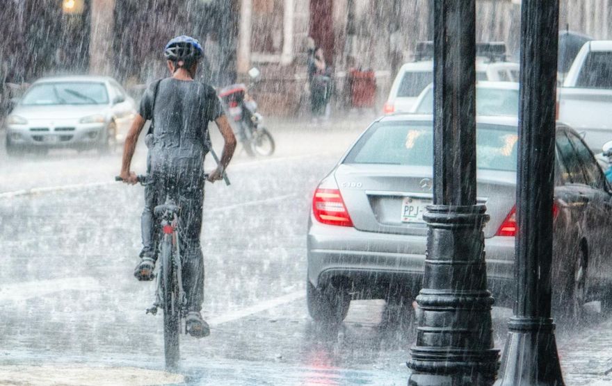 下班注意！大雷雨轟嘉義、台南　留意淹水與低能見度