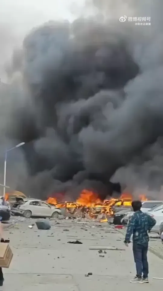 影/停車場淪火海！山西一社區突爆炸釀17傷