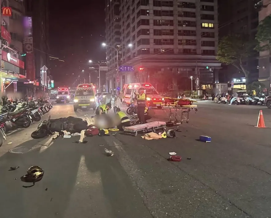 汐止深夜死亡車禍！　2黃牌重機對撞1死2傷