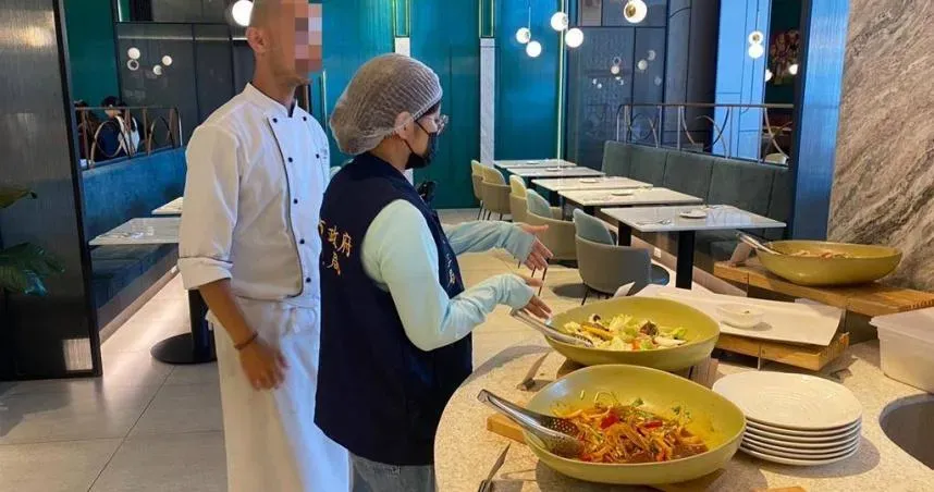 高雄五星飯店青菜驚見「蟲卵」　業者坦承：誤用魚卵砧板