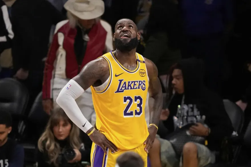 NBA/詹皇鐵定再戰一季？「父子3人同台」成關鍵