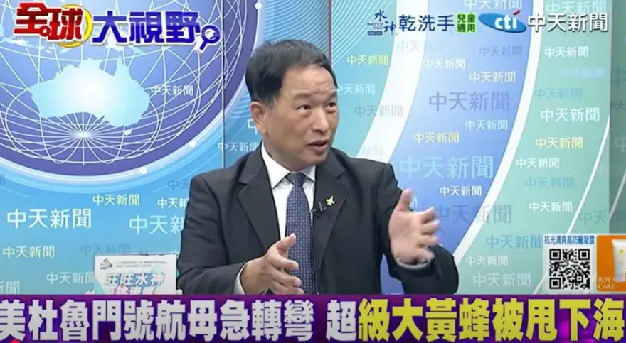 影/美「超級大黃蜂」從航母落海　張延廷：24億泡湯了