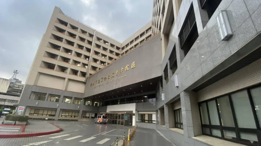 北市忠孝醫院驚悚命案　腐屍掛在室外機上