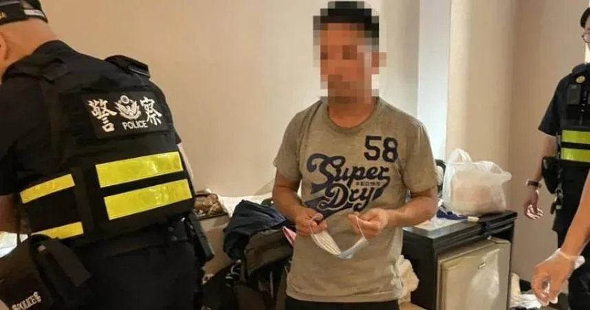 影/餓搞片！誤把敲門警察當外送員　台中2毒蟲開門遭逮