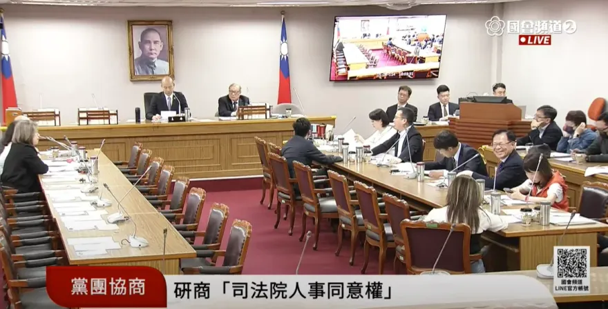 柯建銘被酸「不吃藥叫別人吃」氣炸拍桌！韓國瑜道歉了：不是攻擊你