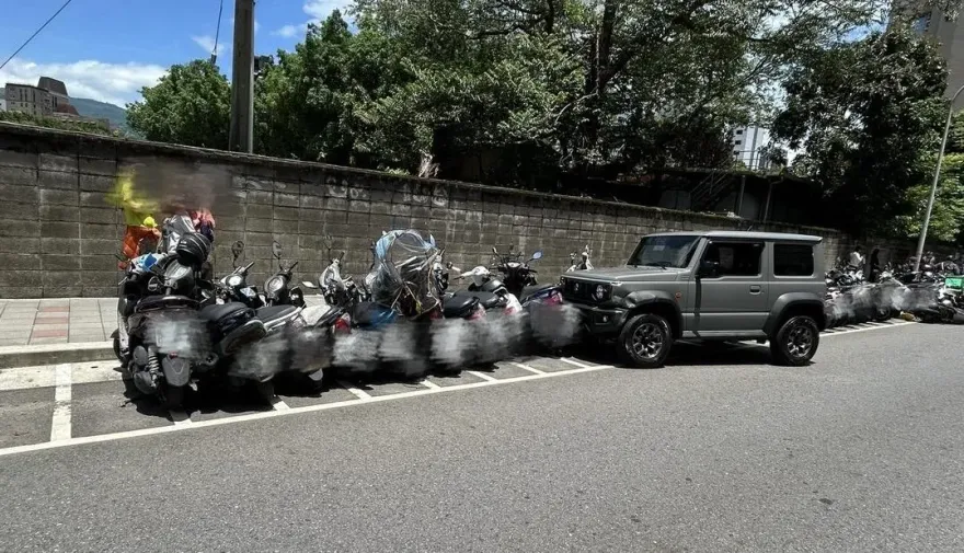 影/北投小吉普車連撞26車　1人受傷送醫