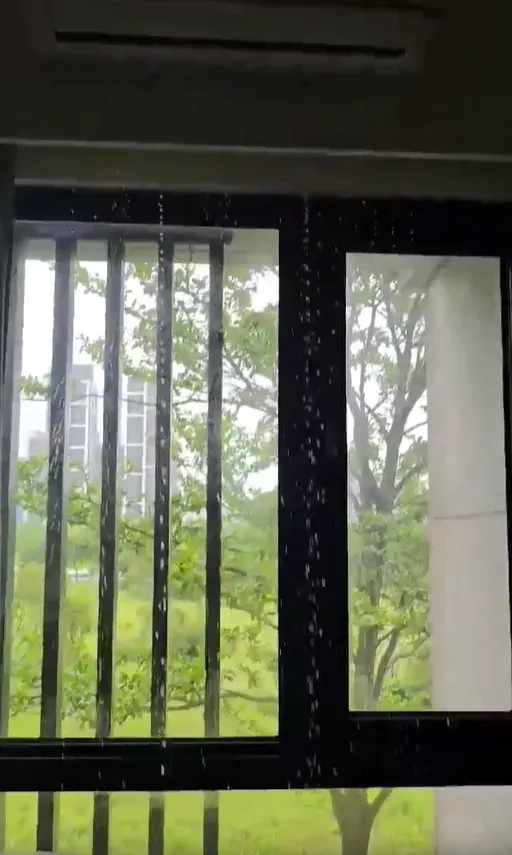 影/一覺醒來「房間變水濂洞」　他崩潰：又開始了