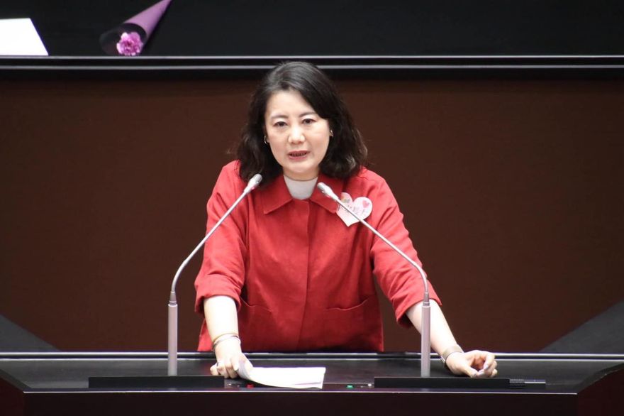 反對5天假挨轟　吳思瑤揭國民黨盤算：不負責