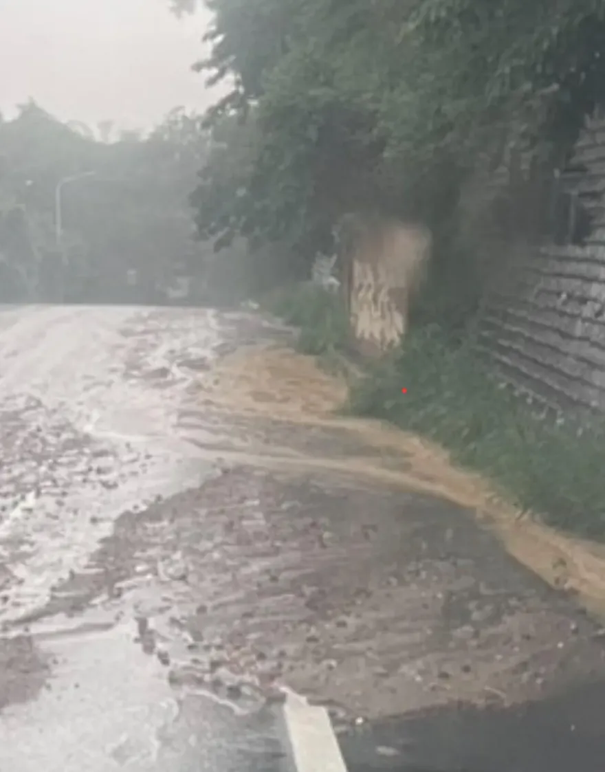 雨彈轟彰化　寶山路「土石泥流狂瀉」衝進道路