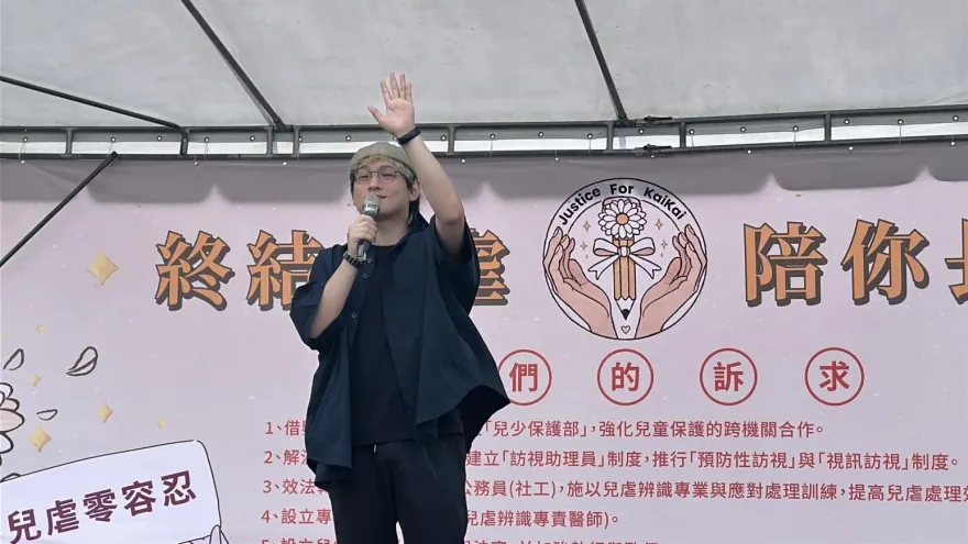 影/邱振哲聲援剴剴獻唱「太陽」現場放晴　楊千霈感動哭了
