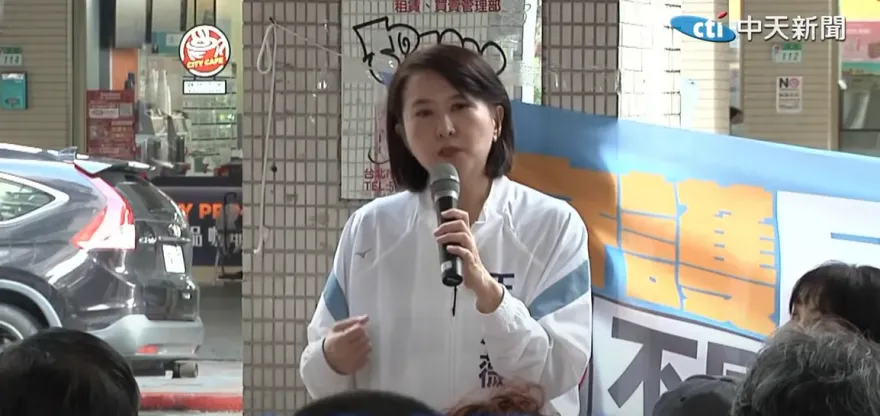 跑行程遇黃呂錦茹學妹！她一席話令王鴻薇「眼淚不聽使喚」