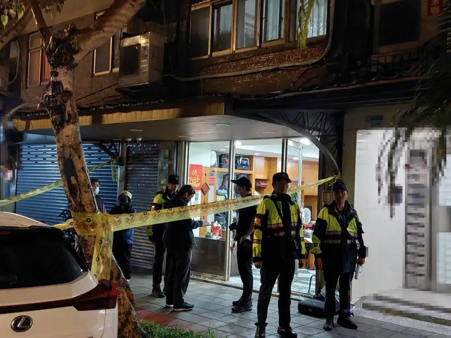 北市爆命案！6旬婦陳屍歇業球具店多日　警方調查死因