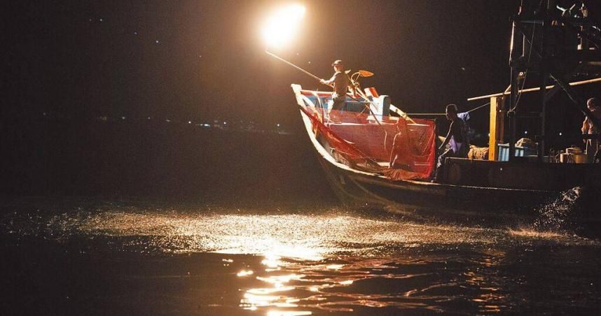 百年傳統磺火漁法「蹦火仔」　新北金山夏夜限定將登場