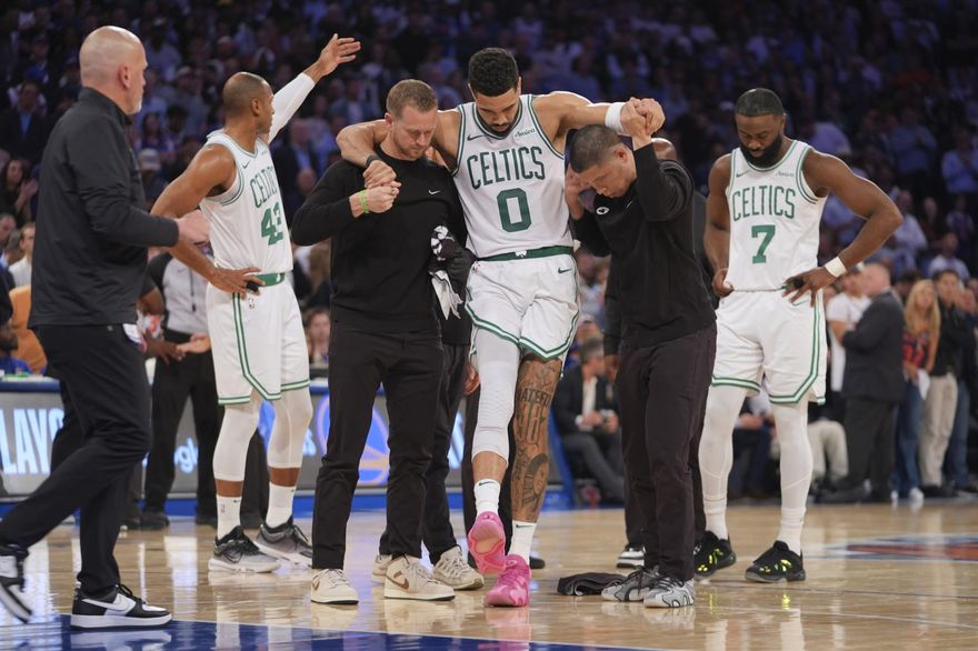 NBA/衛冕軍告急！塔圖姆轟42分卻傷退　尼克主場聽牌