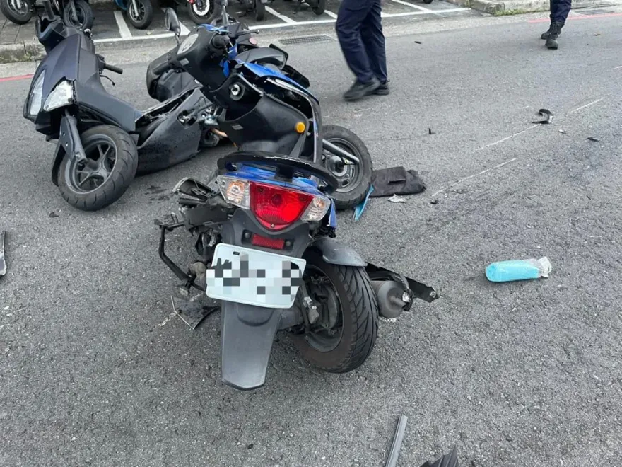 影/新北永和三機車嚴重車禍！74歲翁左彎遭撞不治