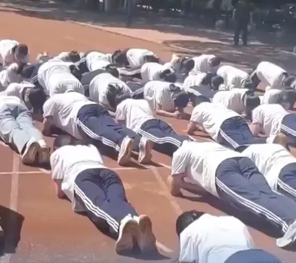 影/太燙了！高溫天操場做棒式　陸9學生手部受傷送醫