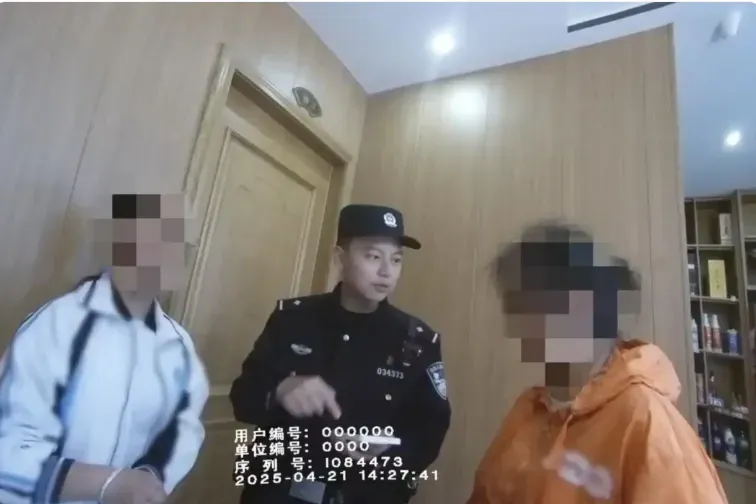 母女用餐1小時未動筷…陸餐廳老闆報警　竟幫保住百萬血汗錢