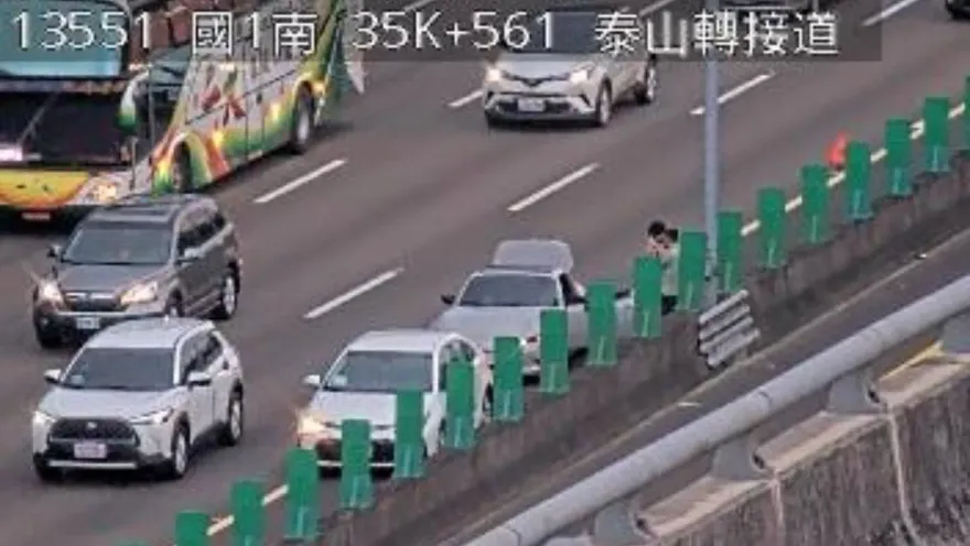 國1泰山段2車追撞塞爆　北上回堵5公里時速剩20