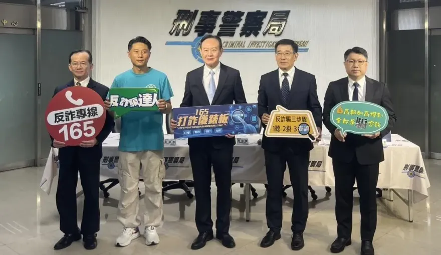 影/每天532件詐騙財損2.5億　小刀現身宣導防詐