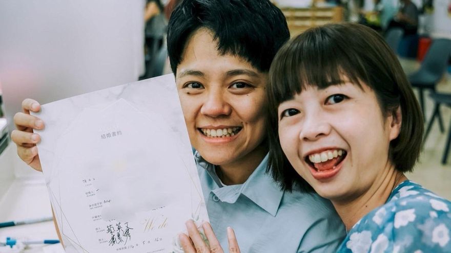 網紅「敏迪選讀」結婚了！證婚人超猛「竟是蔡英文、蕭美琴」