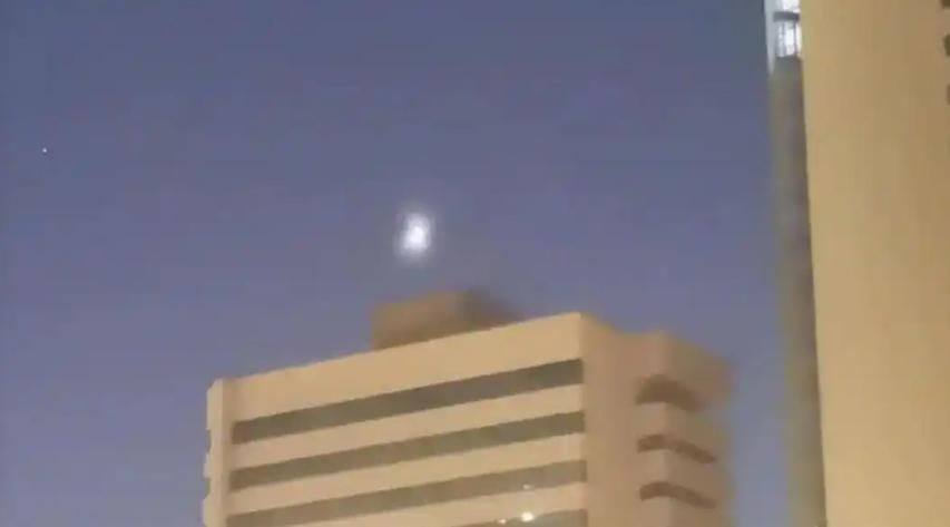 影/和月亮一樣亮！新疆多地出現不明飛行物　氣象局回應了