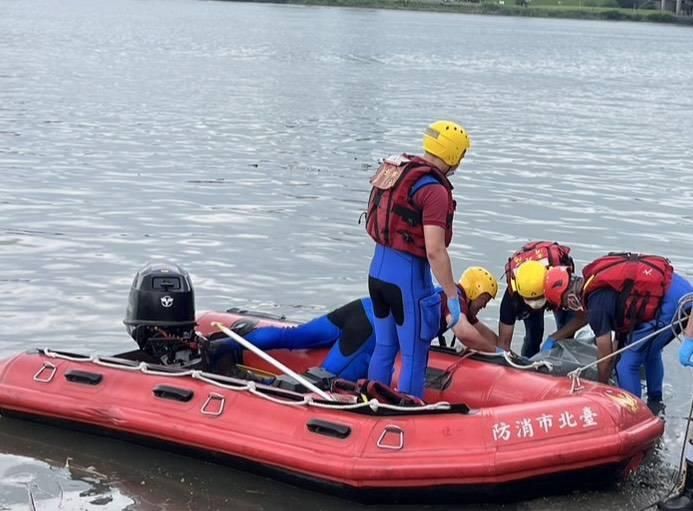 大熱天台北橋下驚見「人體漂浮」！50歲男明顯死亡
