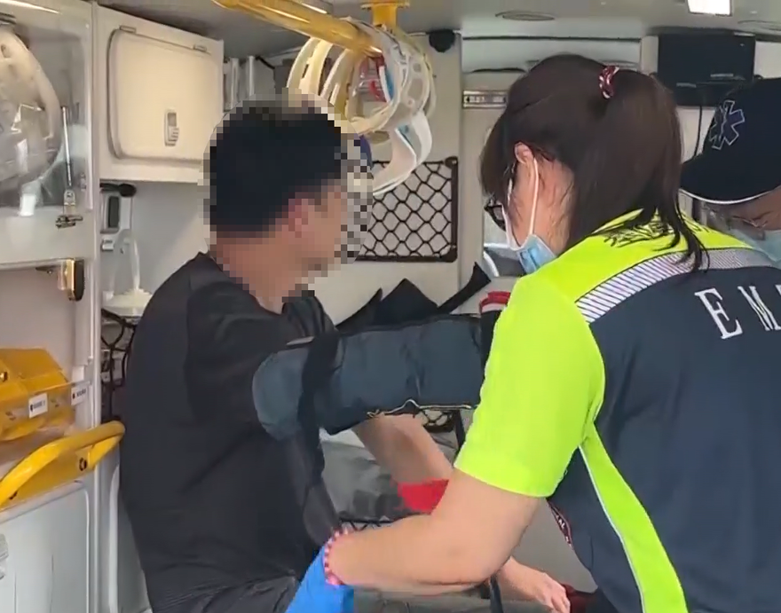 悚！登基隆嶼遇雷擊「男左手灼傷、婦腿麻」　急返港就醫