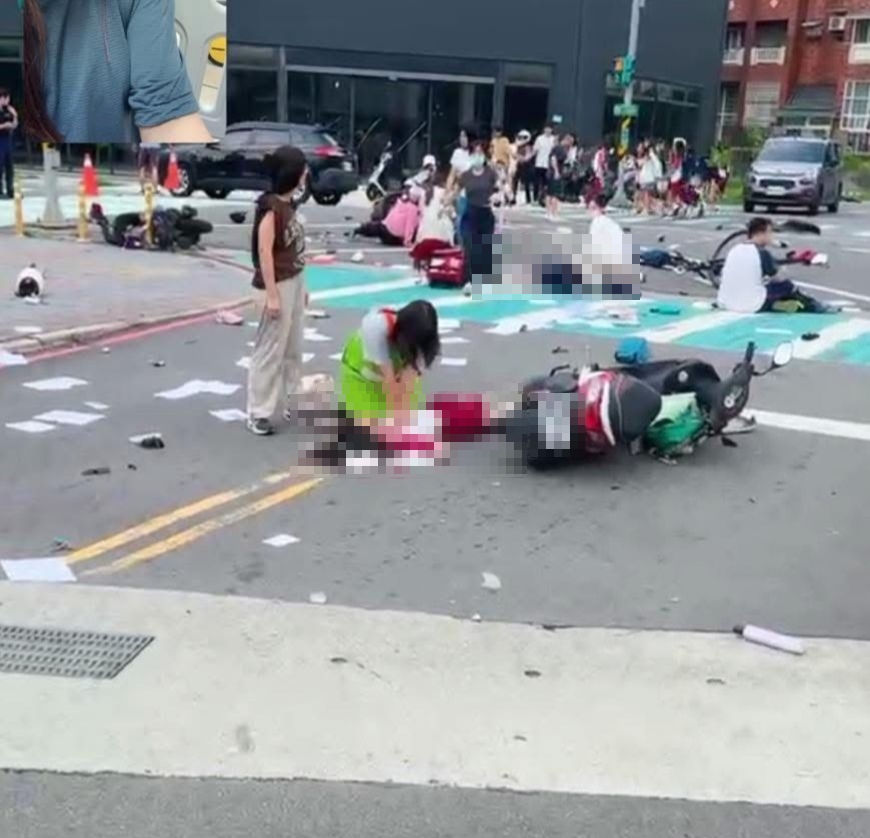 影/北大國小旁汽車暴衝！3學童命危躺地　搶救畫面曝