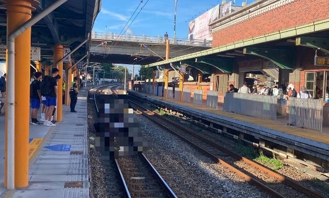 台南大橋站民眾落軌遭自強號撞擊　粉身碎骨亡