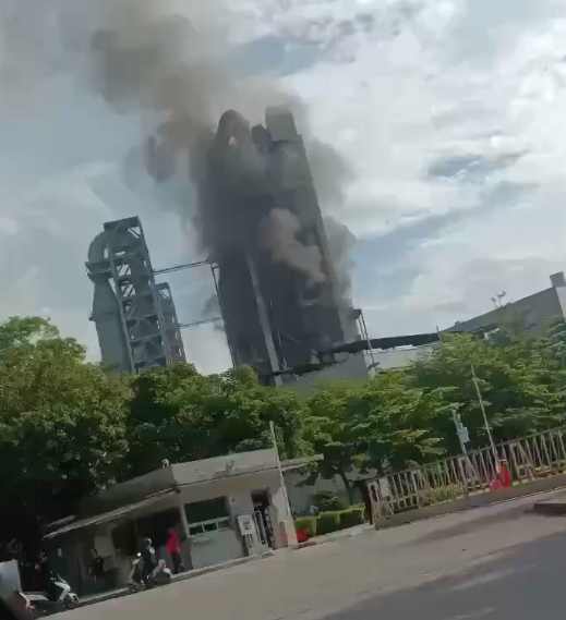 影/台泥和平廠大火！驚悚畫面直擊、台泥回應了